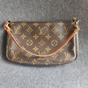 Louis Vuitton Authentic Pochette Accessoires in Monogram